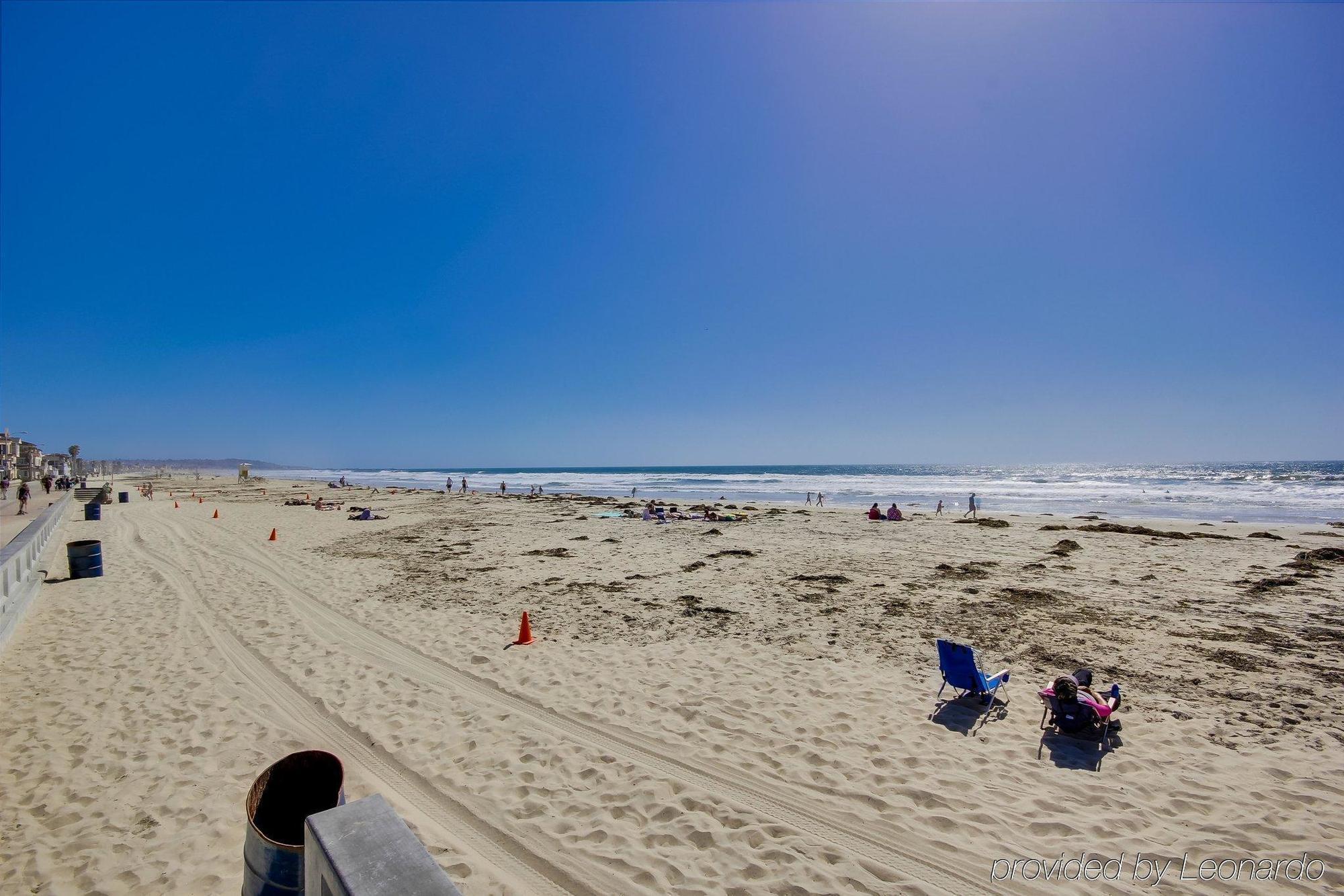 Surfer 3* San Diego
